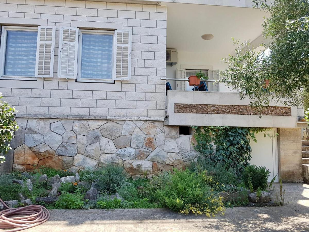 Apartmani Luka Zrnovo Zewnętrze zdjęcie